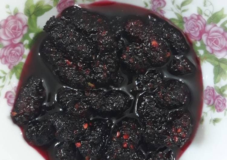 مربای شاه توت 