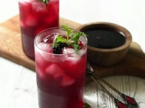 طرز تهیه شربت تمشک شربتی خوشمزه با خواص زیاد و طعم فوق العاده