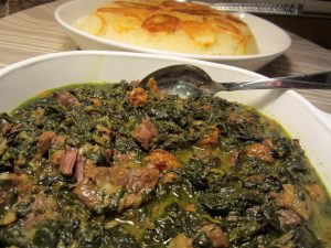 طرز تهیه خورش آلو اسفناج خورش خوشمزه و سنتی ایرانی