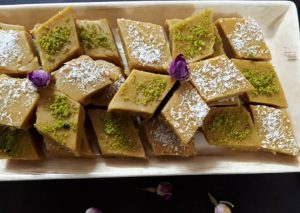 طرز تهیه حلوای آرد نخودچی یکی از انواع خوشمزه حلوا در منزل طرز تهیه حلوای آرد نخودچی یکی از انواع خوشمزه حلوا در منزل