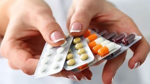 عوارض کورتون و داروهای کورتون دار + مشکلاتی که مصرف این داروها ایجاد می کند عوارض کورتون و داروهای کورتون دار + مشکلاتی که مصرف این داروها ایجاد می کند