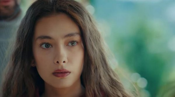 سریال دختر سفیر