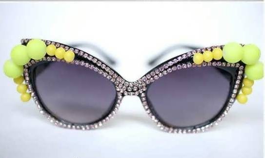 تزیین عینک زنانه