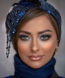 آرایش زنان با حجاب + تصاویری از زیباترین مدل های آرایش با حجاب طبق متد روز آرایش زنان با حجاب + تصاویری از زیباترین مدل های آرایش با حجاب طبق متد روز