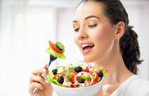 بهترین ساعت برای غذا خوردن چه موقع از روز یا شب است؟