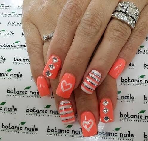 طراحی ناخن زیبا پوست تیره