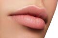 چگونه از لب های خود مراقبت کنیم؟ چگونه از لب های خود مراقبت کنیم؟