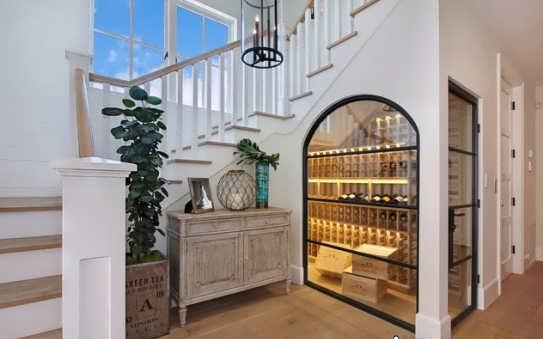 تزیین زیر راه پله