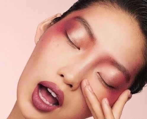  آرایش مونوکروم