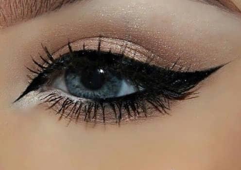 خط چشم دنباله دار