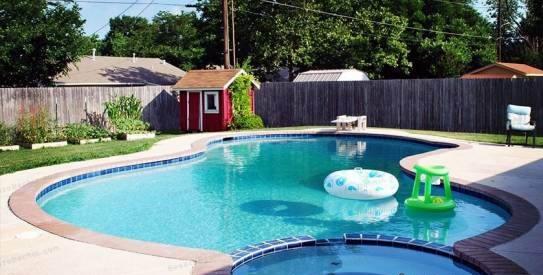 استخر رو باز