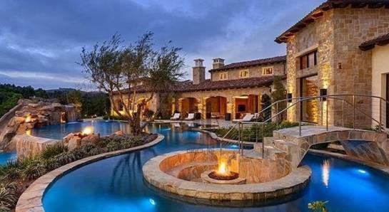 استخر رو باز