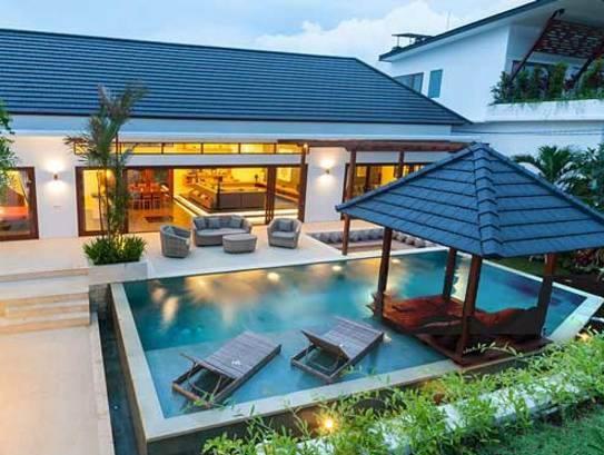 استخر رو باز