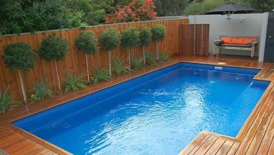 استخر رو باز