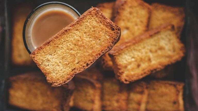 طرز تهیه نان سوخاری خوشمزه برای صبحانه