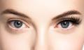 دلیل ریزش مژه چیست؟ روش های درمان ریزش مژه و پیشگیری از آن