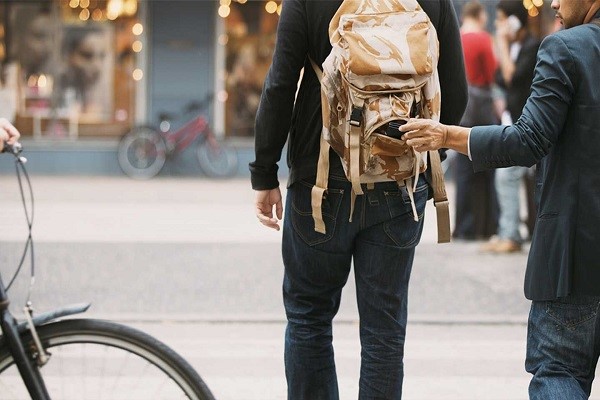 معرفی 7 روش مؤثر برای جلوگیری از سرقت کیف