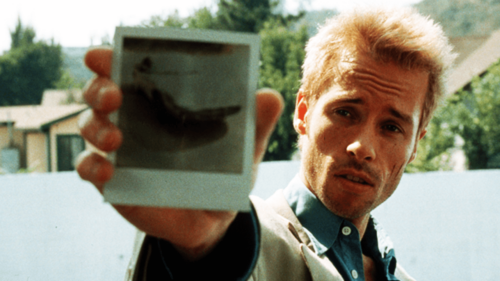 فیلم یادگاری (Memento)