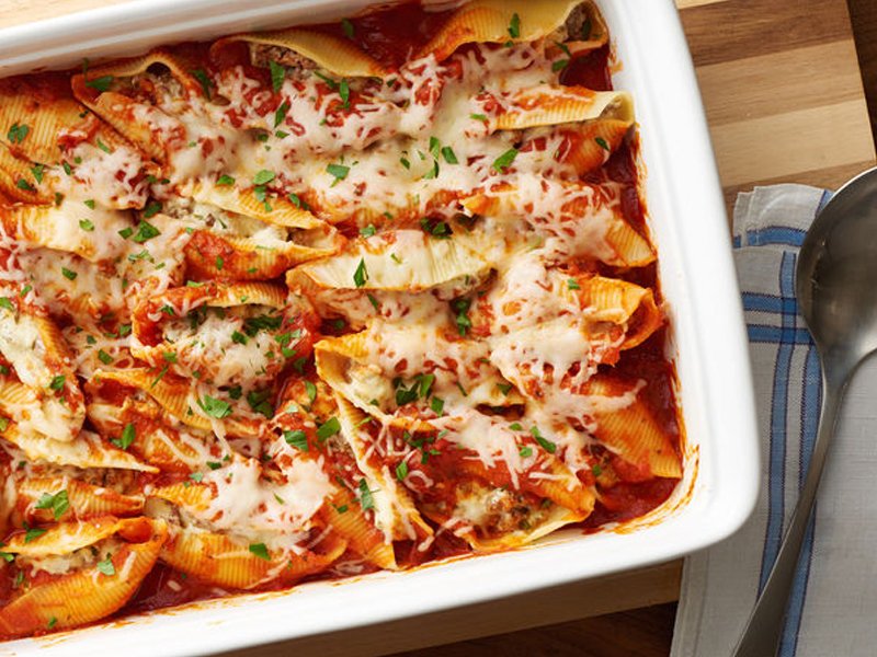 پاستا صدفی با گوشت چرخ کرده