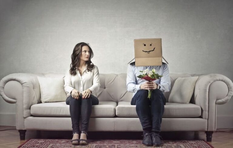 فیلوفوبیا یا عشق هراسی چیست و چگونه درمان می شود؟