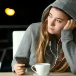 اختلال اضطراب اجتماعی و راه های درمان آن اختلال اضطراب اجتماعی و راه های درمان آن