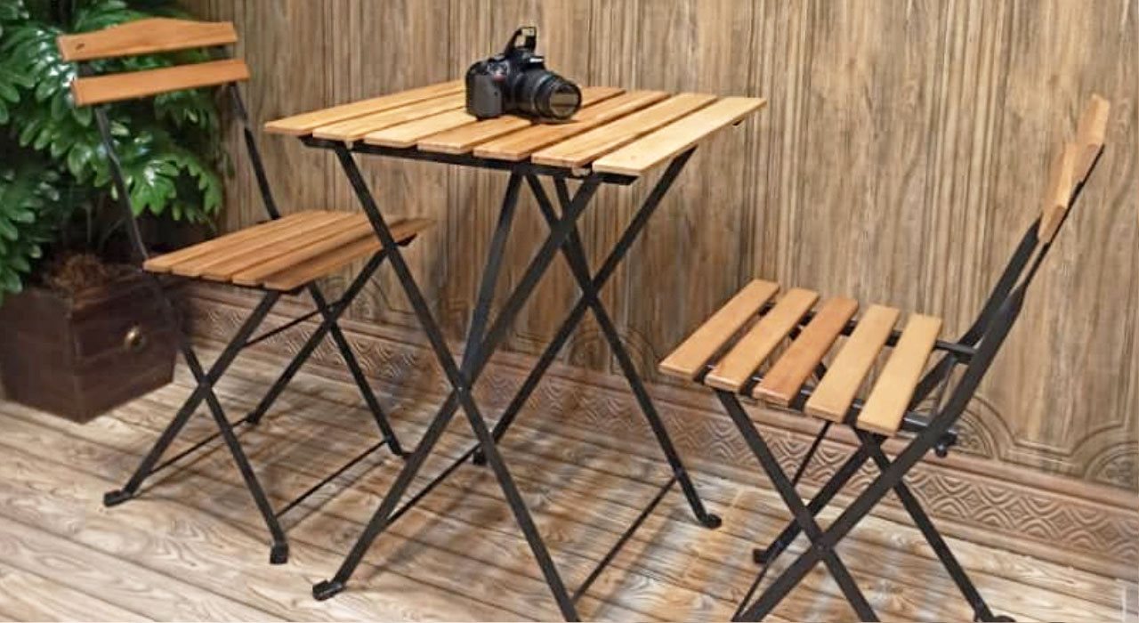 به کار بردن میز و صندلی های تاشو در دکوراسیون خانه کوچک