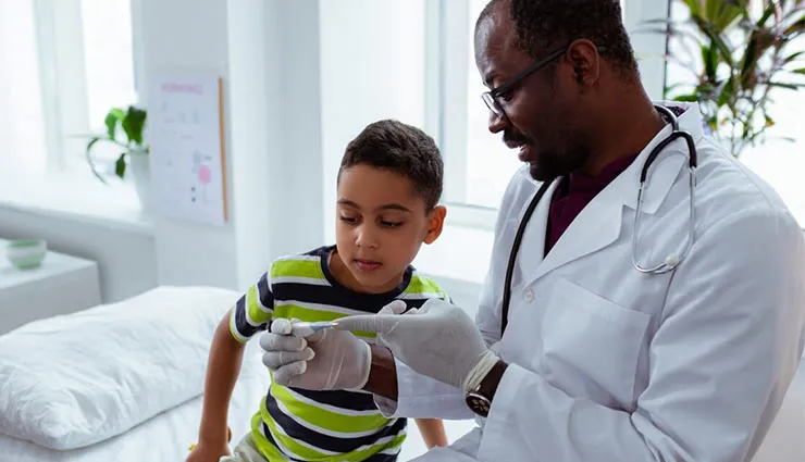 همه چیز درباره کم خونی داسی شکل کودک؛ علائم، عوارض و درمان آن