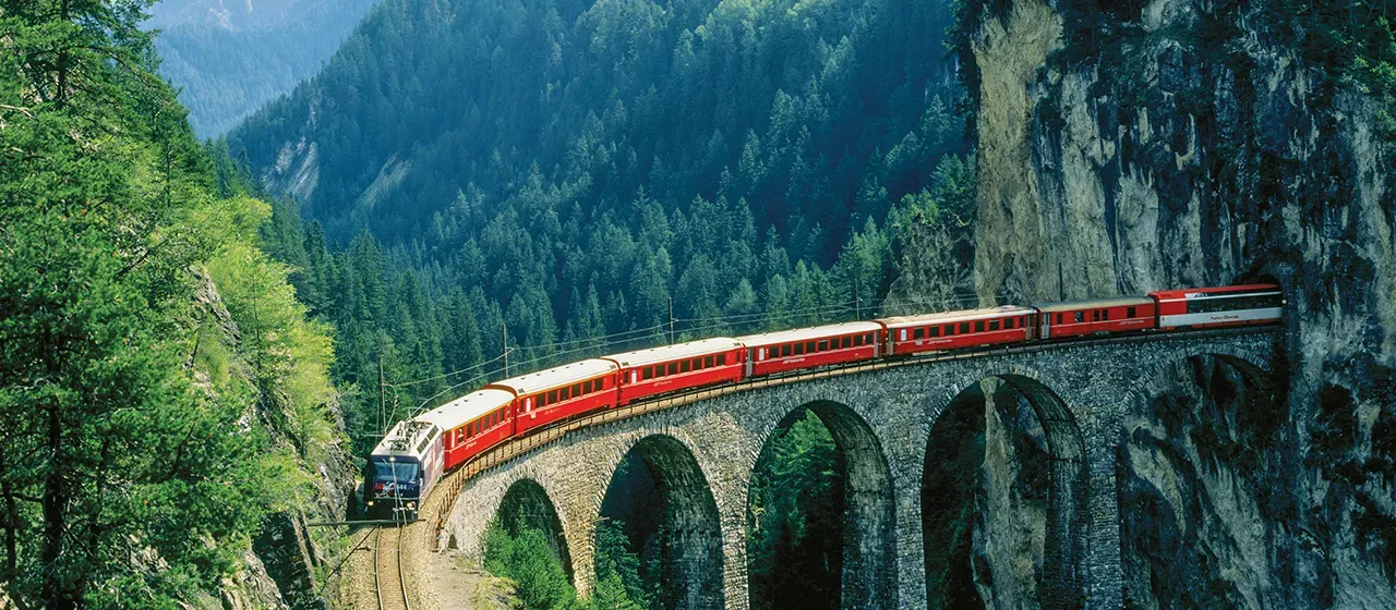 Hero swiss trains italian lake d