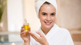 انواع روغن مفید برای صورت؛ معرفی روغن های مفید و بدون بو برای جوانسازی پوست روغن مفید برای صورت