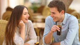 بررسی اهمیت و تاثیر زبان بدن، نگاه و لمس در ارتباطات زناشویی بررسی اهمیت و تاثیر زبان بدن، نگاه و لمس در ارتباطات زناشویی