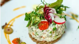 تزیین سالاد الویه