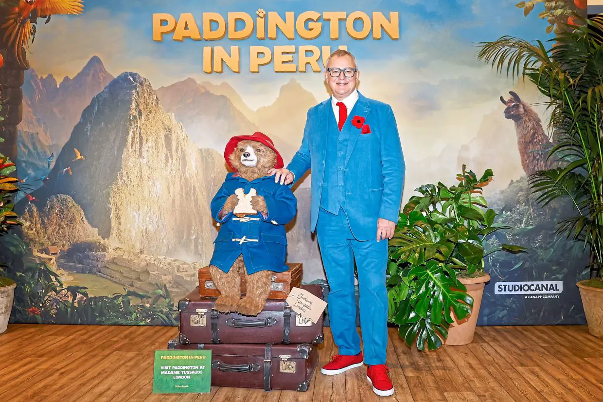 هیو بونه‌ویل در نقش هنری براون