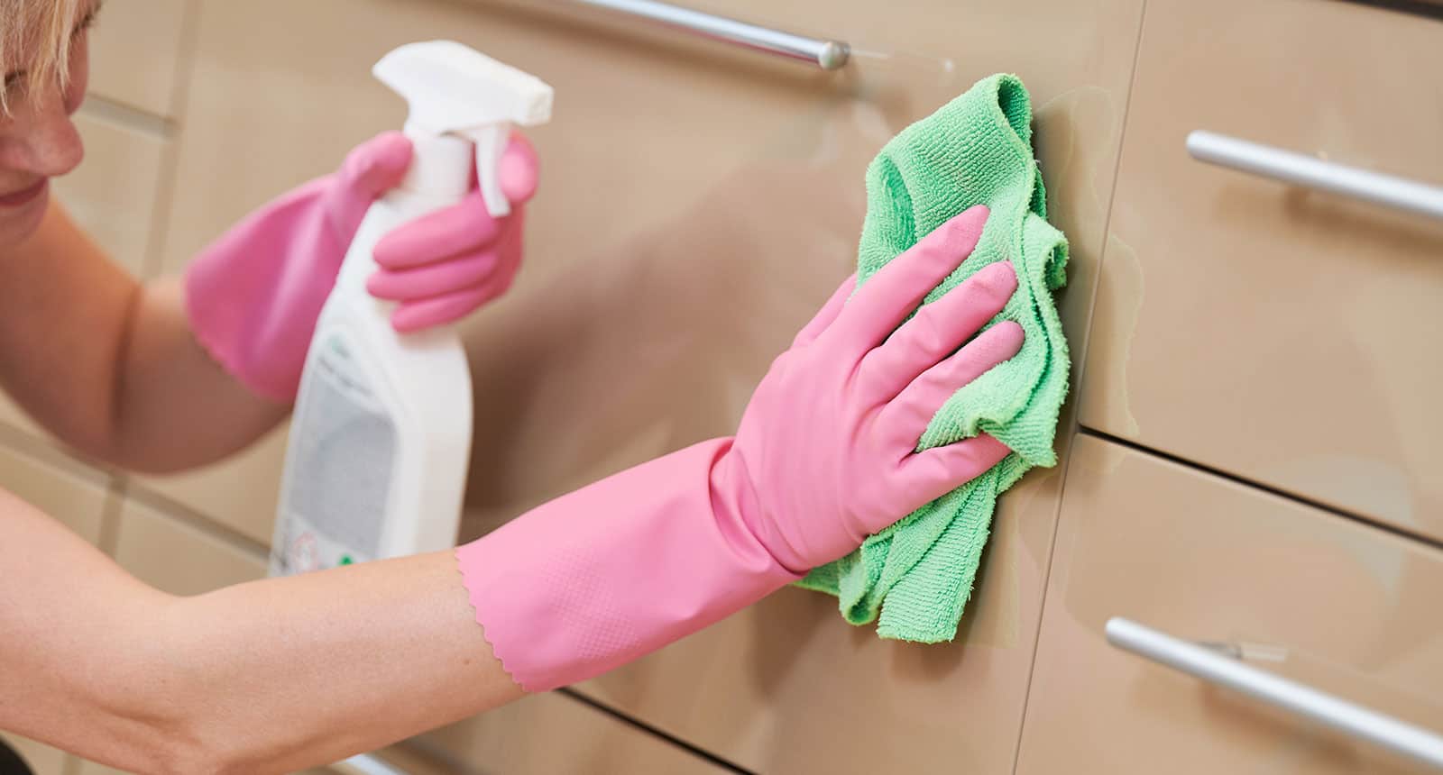 فوت و فن تمیز کردن کابینت ممبران | چرا تمیز کردن کابینت ممبران اهمیت دارد؟ فوت و فن تمیز کردن کابینت ممبران | چرا تمیز کردن کابینت ممبران اهمیت دارد؟