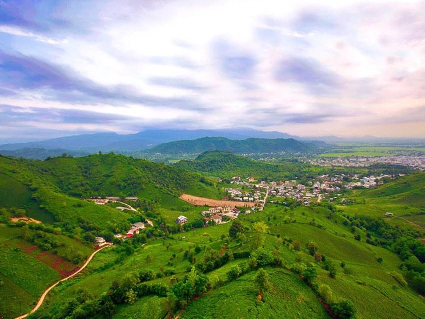 حضور در بهشت با سفری به روستاهای زیبای اطراف لاهیجان تصویری از مناظر کوهستانی اطراف لاهیجان