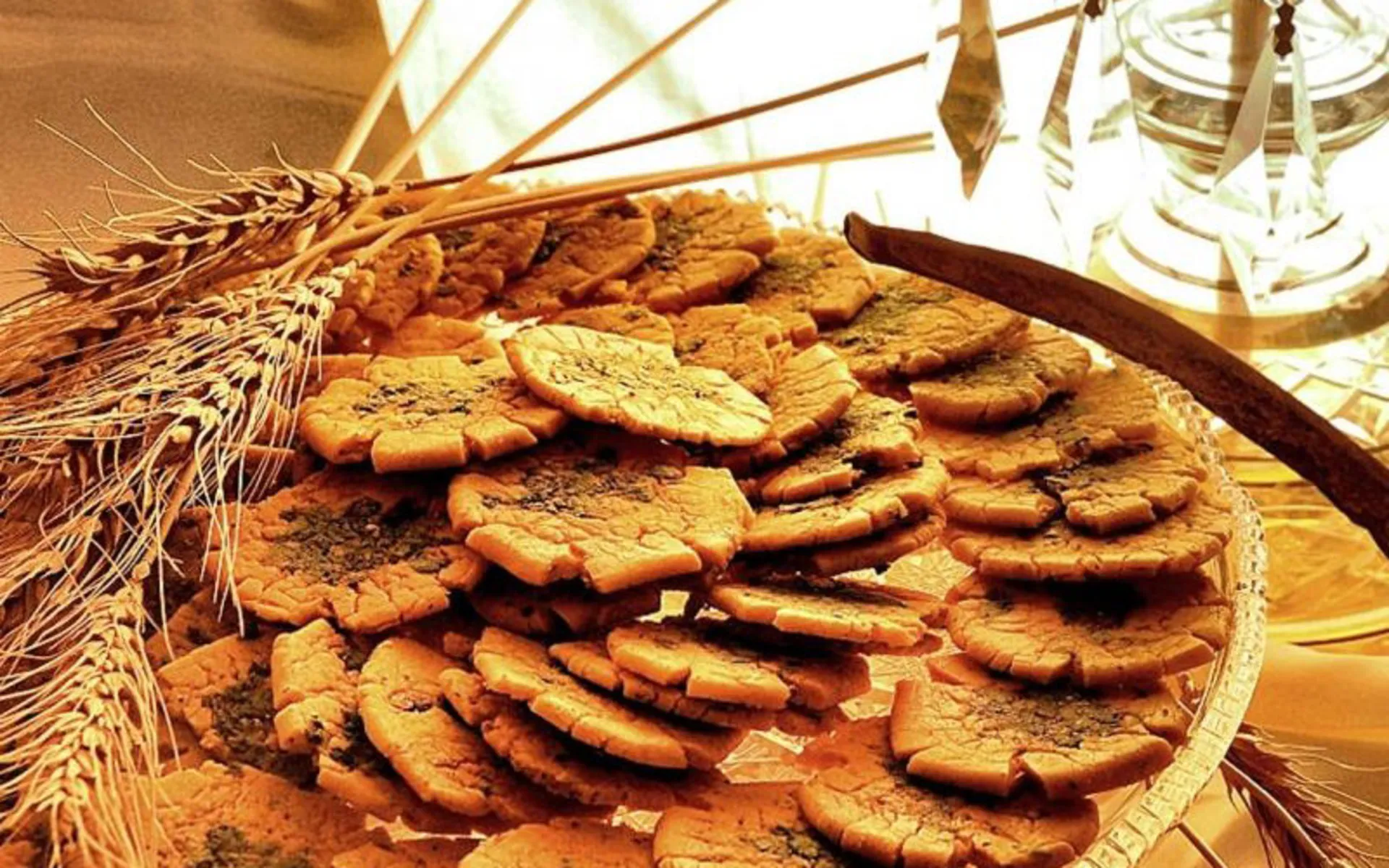 سوغات شهرهای ایران؛ در سفر به شهرهای ایرانی این سوغاتی ها را تهیه کنید