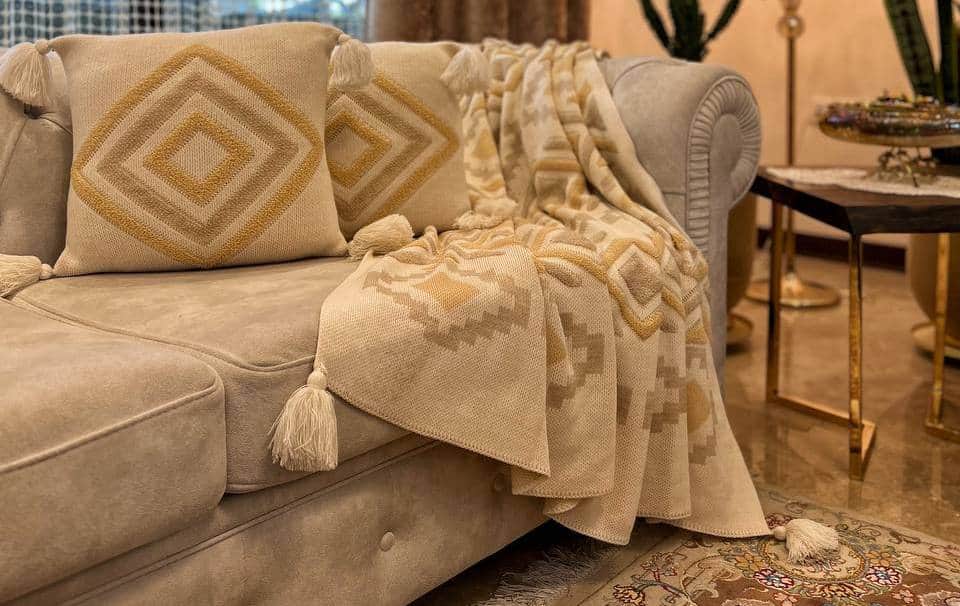 شال مبل چیست و چه کاربردی دارد؟ انواع شال مبل و کاربرد هر یک