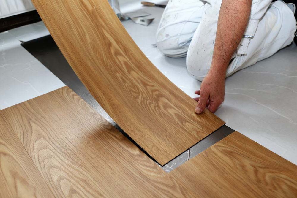 کفپوش پشت بام چیست؟ ویژگی های یک کفپوش پشت بام مناسب