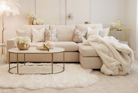 راهنمای انتخاب کوسن برای چیدمان دکوراسیون؛ انواع جنس کوسن و پارچه مناسب