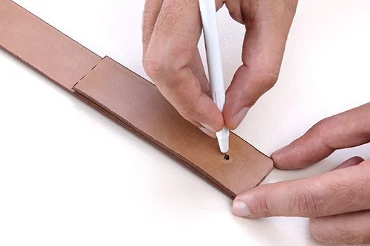 کوتاه کردن کمربند | ترفندهای ساده برای کوتاه کردن چرم کمربند + تصاویر