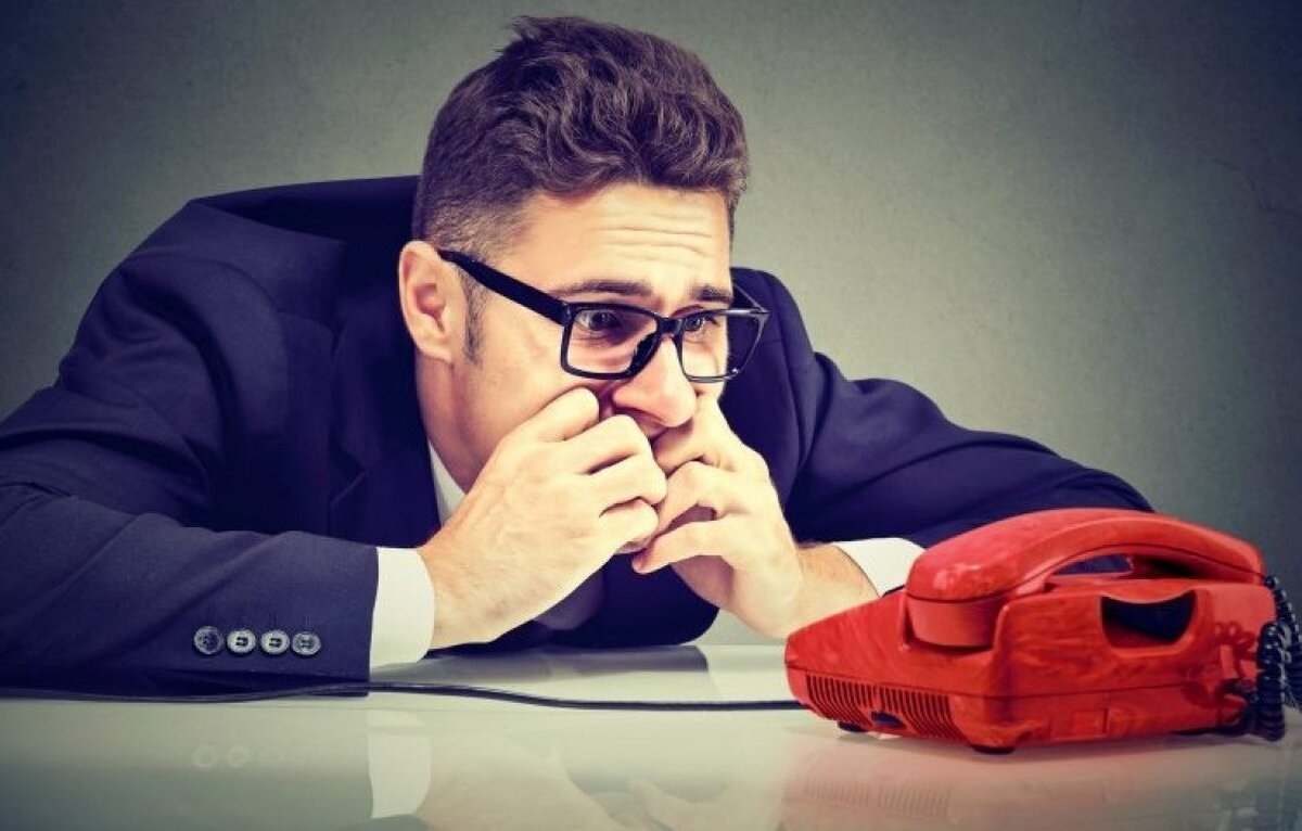 اضطراب تلفنی چیست، چرا ایجاد می شود و چگونه بر آن غلبه کنیم؟