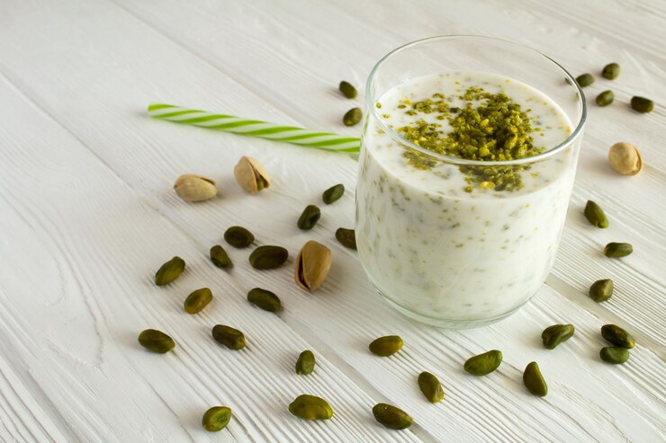 کشف راز سلامتی با معجونهای ارگانیک و طبیعی شیر پسته ارگانیک با مغز پسته تازه و عسل