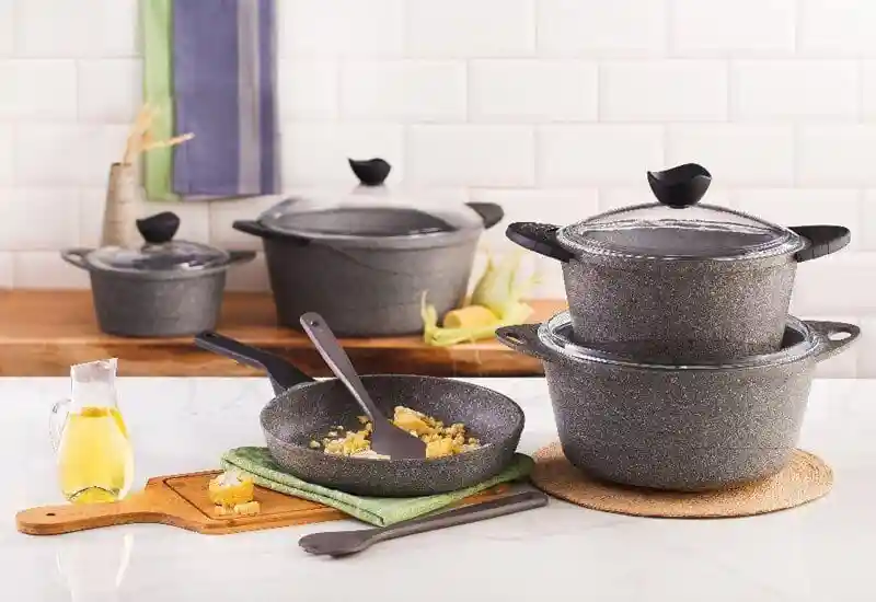 راهنمای خرید قابلمه و تابه؛ انواع جنس، کاربرد هر کدام و نکات مهم خرید