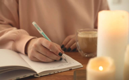 چگونه عادت شکرگزاری را به بخشی از زندگی روزمره خود تبدیل کنیم؟  daily gratitude habit lives 4