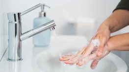 اگر چسب قطره ای در چشم بریزد چه کنیم؟ اقدامات فوری