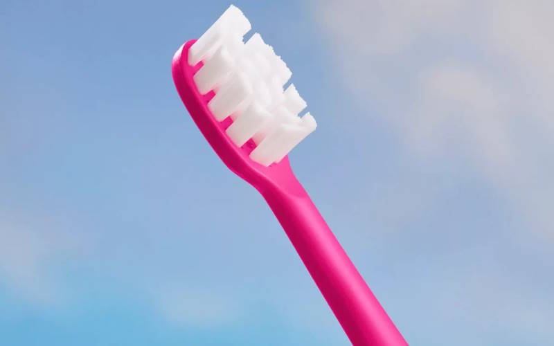 راهنمای خرید مسواک؛ انواع مسواک موجود در بازار و فاکتورهای خرید