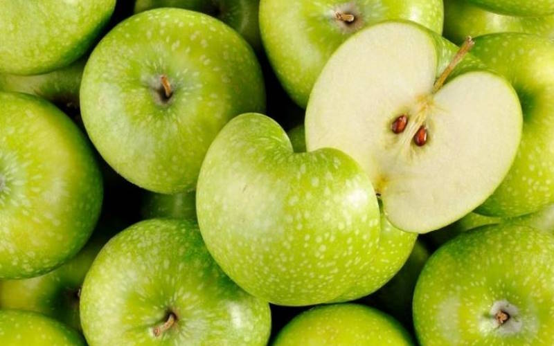 درخت سیب گرنی اسمیت (Granny Smith)