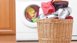 نحوه شستن لباس زیر | شستشوی لباس به صورت دستی و ماشینی شستن لباس زیر
