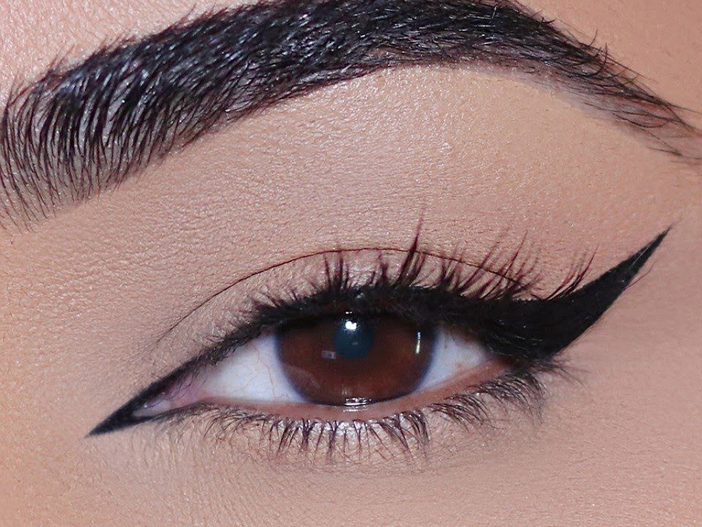 Cat eyeliner for girls 01