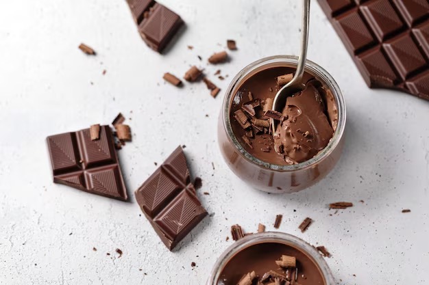 شکلات رژیمی چیست؟ راهنمای کامل برای افراد دیابتی و رژیمی انواع شکلات رژیمی