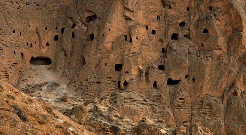 غار سنگی کافر کلی؛ شگفتی اسرارآمیز در کوه های مازندران غار سنگی کافر کلی؛ شگفتی اسرارآمیز در کوه های مازندران